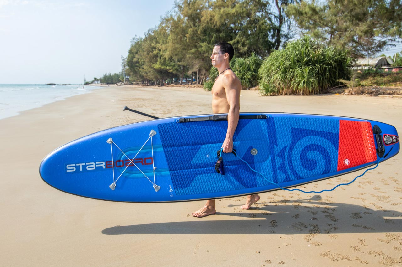 How To Carry Your Stand Up Paddle Board To The Water